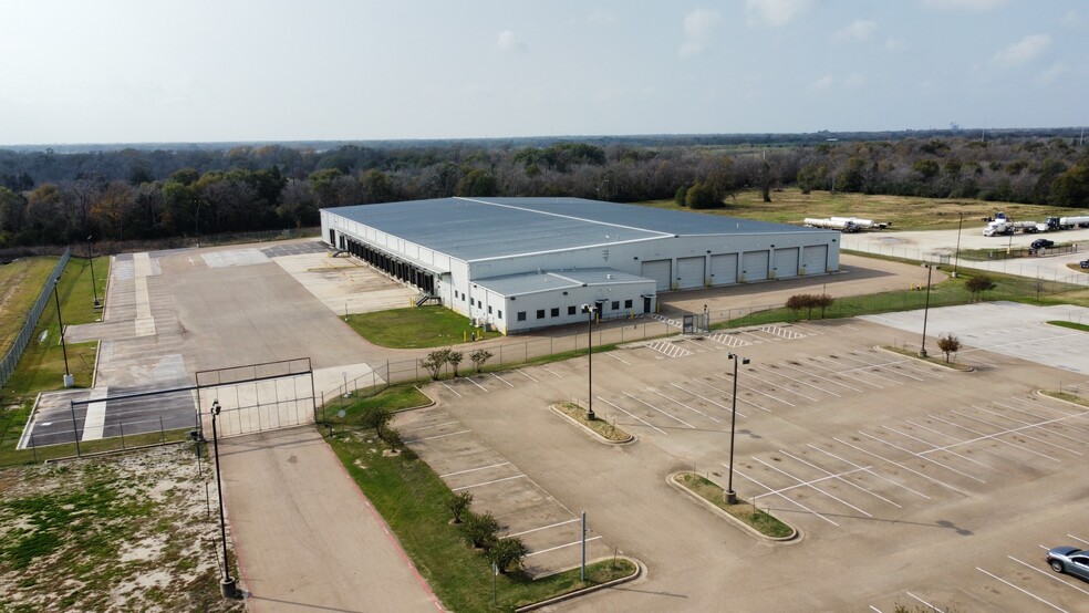 2799 N Earl Rudder Fwy, Bryan, TX for lease - Building Photo - Image 2 of 6