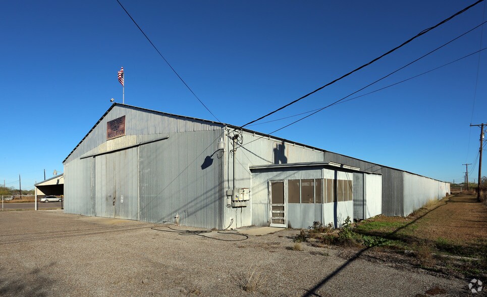 1001 E 4th St, Bishop, TX for sale - Primary Photo - Image 1 of 1