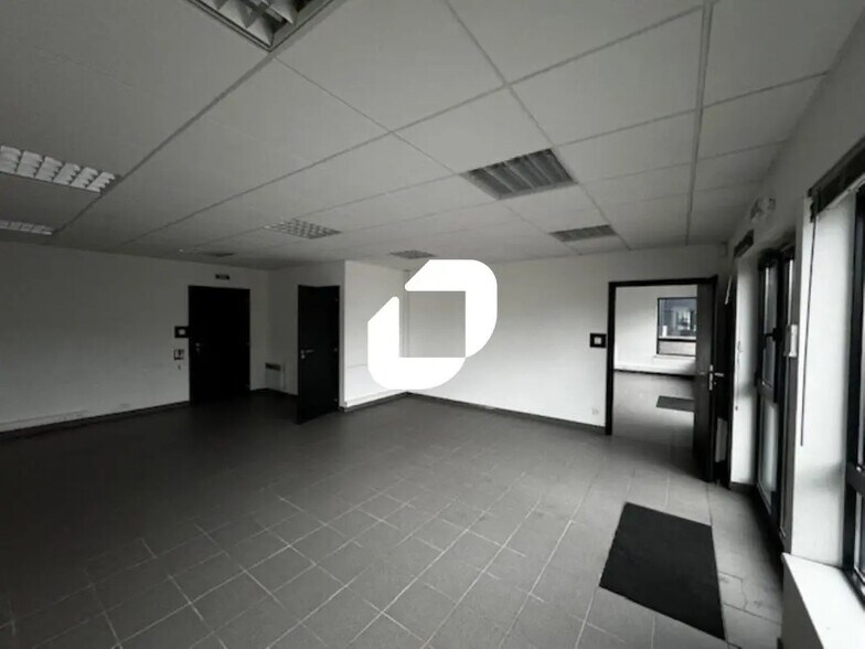 12 Rue Forlen, Geispolsheim for lease - Interior Photo - Image 2 of 24