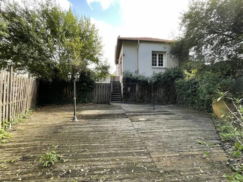 Retail in Orvault for lease - Building Photo - Image 3 of 7