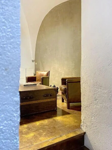 31 Rue Du Bat D'Argent, Lyon for lease - Interior Photo - Image 2 of 12