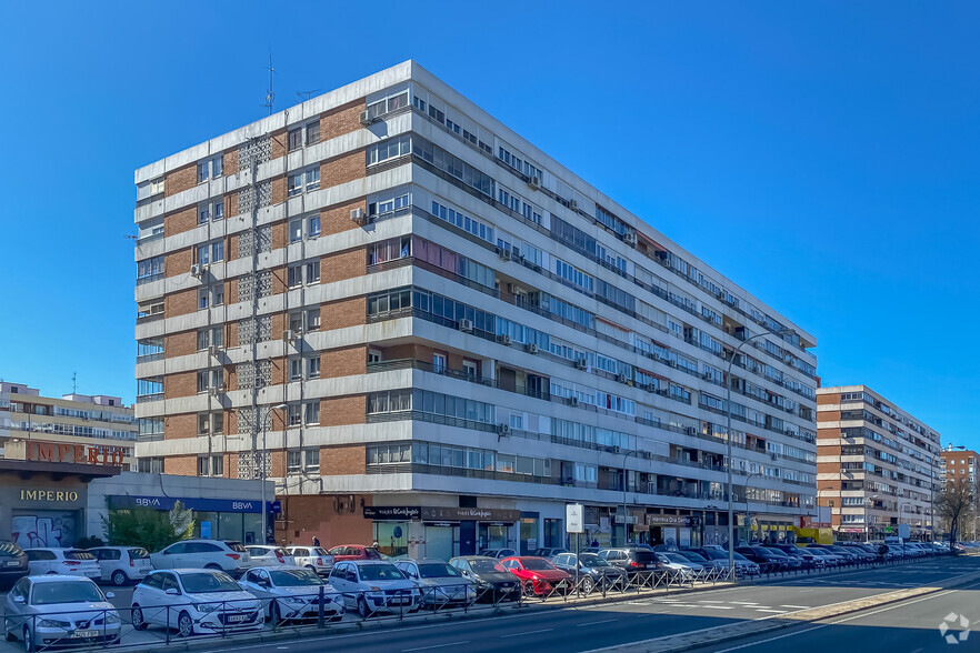 Calle de la Isla de Tavira, 12, Madrid, Madrid for sale - Primary Photo - Image 1 of 1