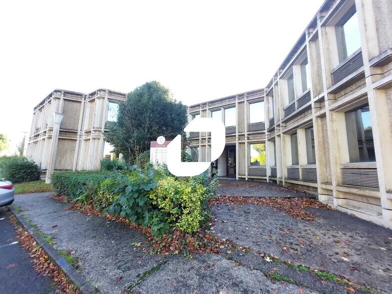 Office in Saint-Aubin for lease - Building Photo - Image 2 of 12