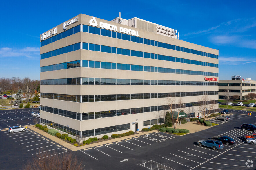 10100 Linn Station Rd, Louisville, KY for lease - Building Photo - Image 1 of 21