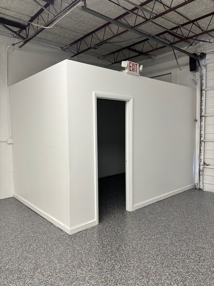 2621-2629 NE 5th Ave, Pompano Beach, FL for lease - Interior Photo - Image 2 of 5