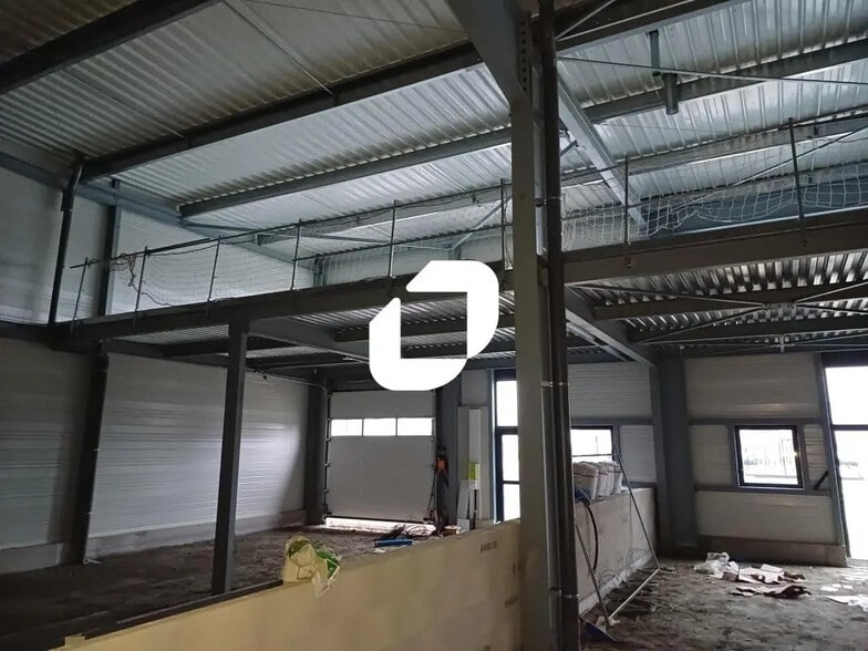 Flex in La Chapelle-sur-Erdre for sale - Interior Photo - Image 3 of 8