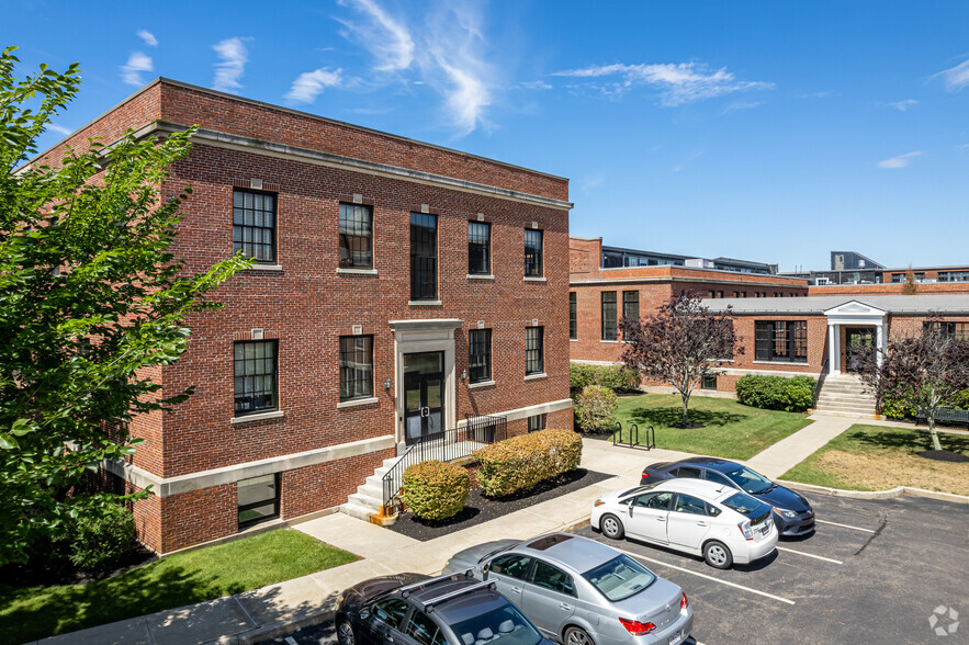 16 Chestnut Grn, Foxboro, MA for lease - Building Photo - Image 1 of 9