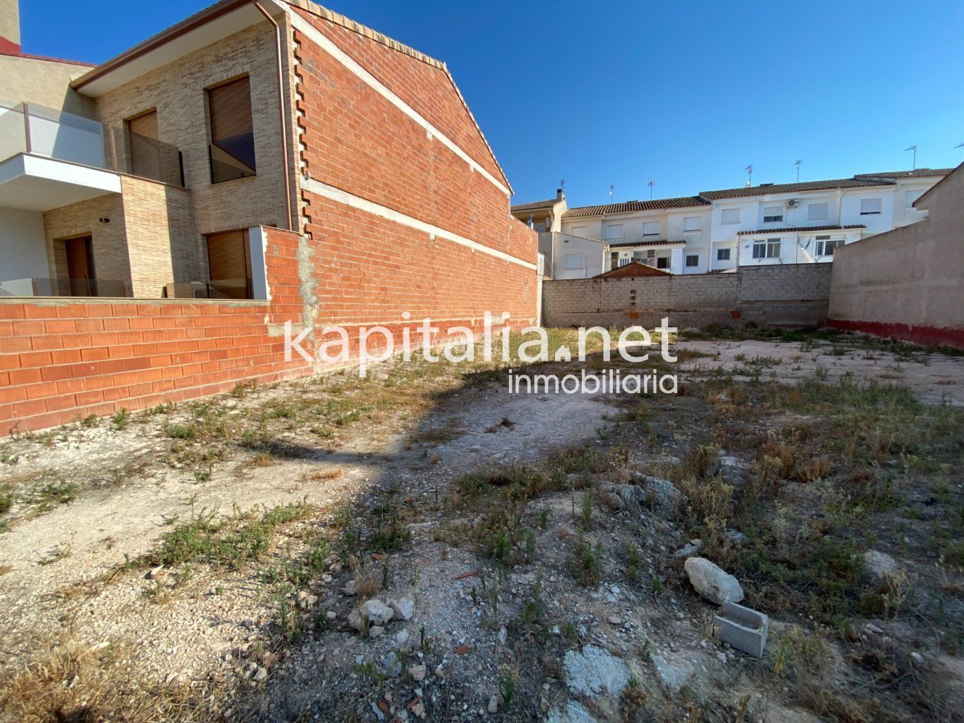 Land in València for sale Building Photo- Image 1 of 5