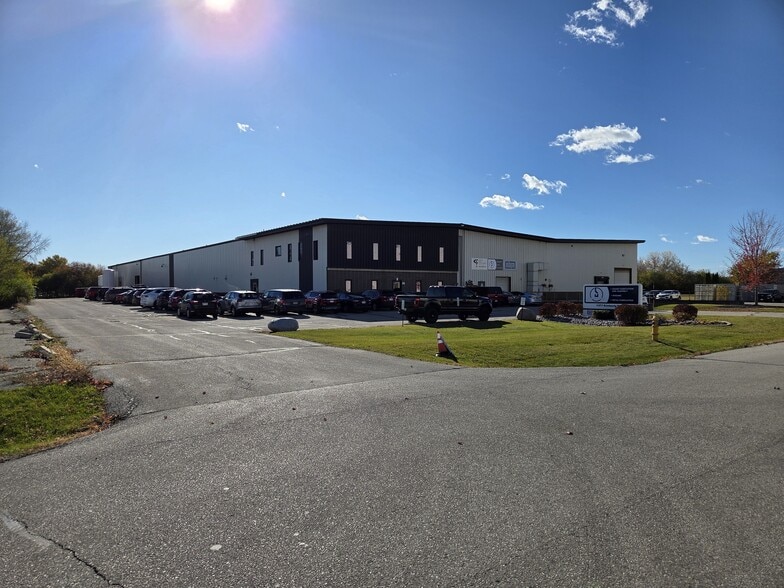 Industrial Investment Portfolio portfolio of 3 properties for sale on LoopNet.com - Building Photo - Image 1 of 13