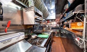4515 5th Ave, Brooklyn, NY for lease Interior Photo- Image 1 of 1