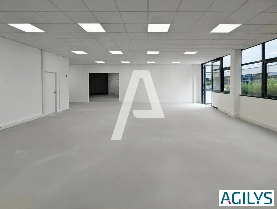 Flex in Saclay for lease Interior Photo- Image 1 of 13