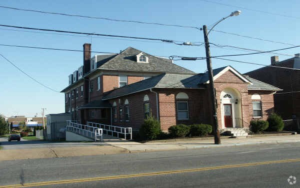 818 S Broom St, Wilmington, DE for sale Primary Photo- Image 1 of 1