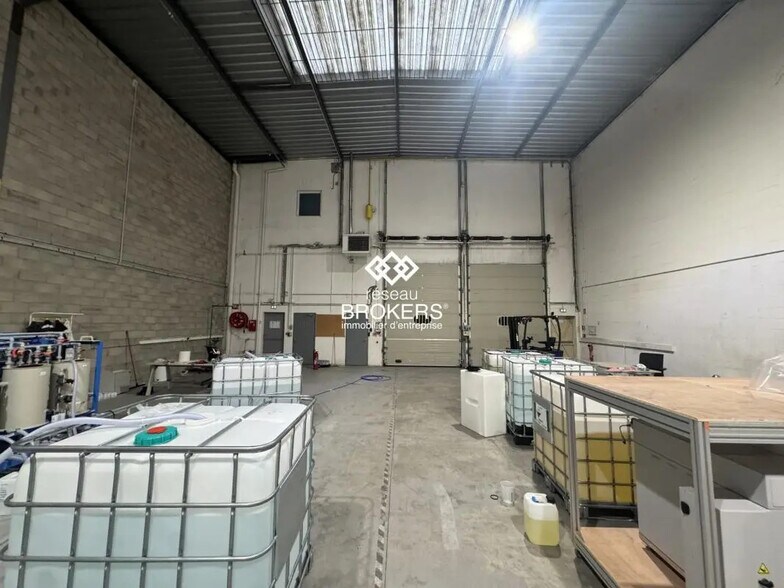 Industrial in Saint-Ouen-sur-Seine for lease - Interior Photo - Image 2 of 5