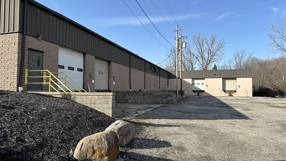 7955 Euclid Chardon Rd, Kirtland, OH for sale - Building Photo - Image 3 of 13