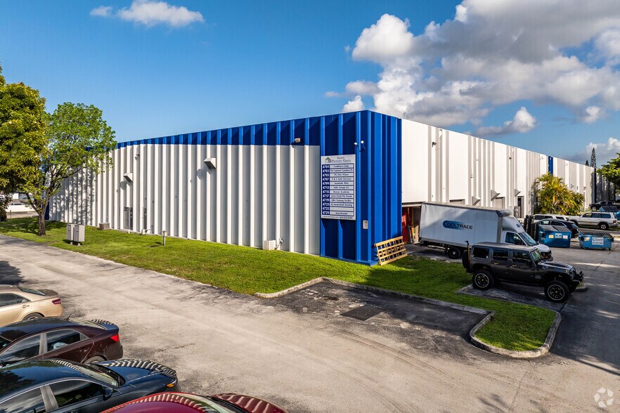 4701-4759 SW 51 St, Davie, FL for lease - Building Photo - Image 2 of 8
