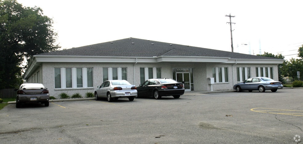 1000 W Saint Joseph St, Lansing, MI for lease - Building Photo - Image 2 of 28