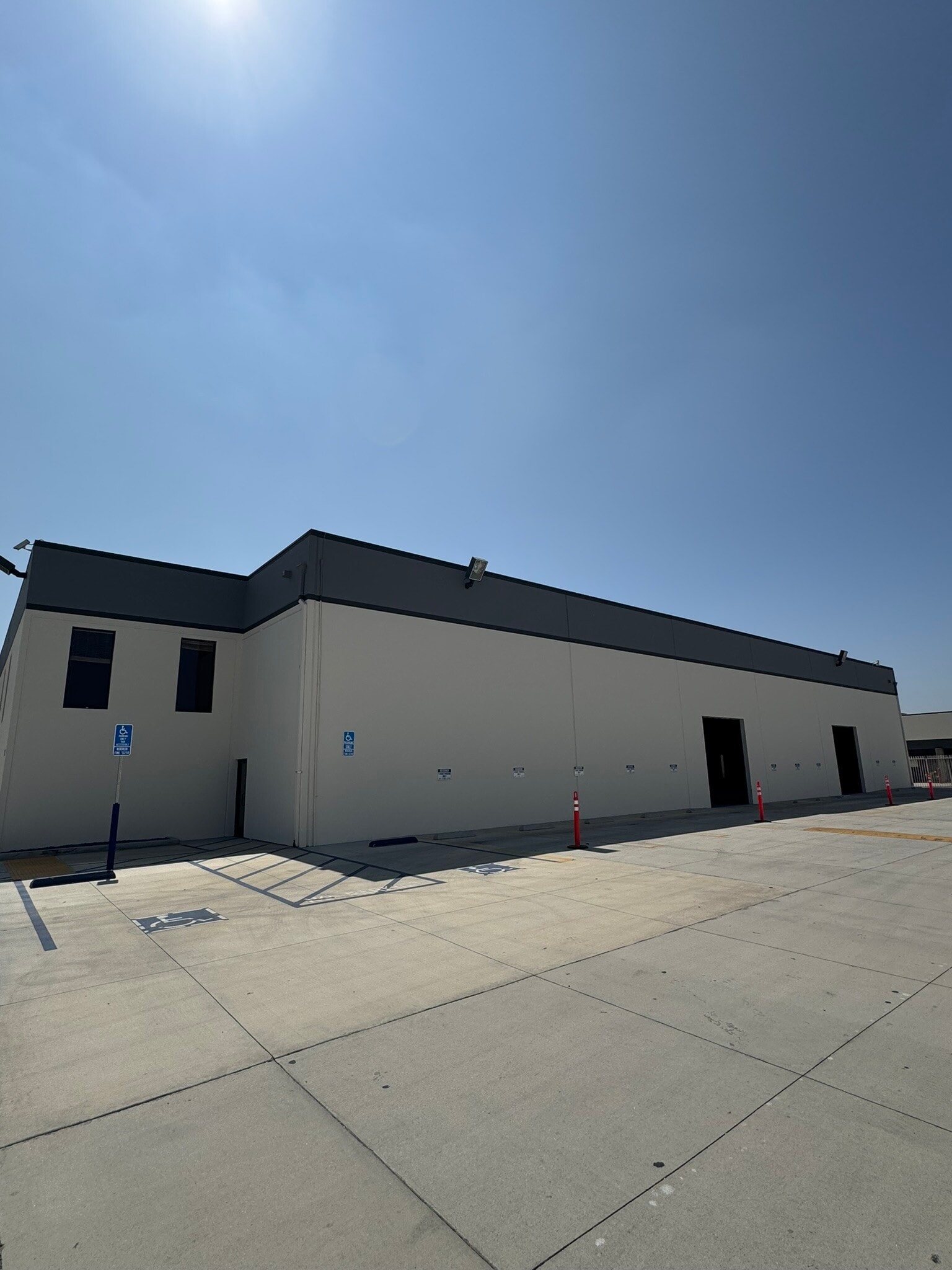 18420 Hart St, Reseda, CA for lease Building Photo- Image 1 of 5