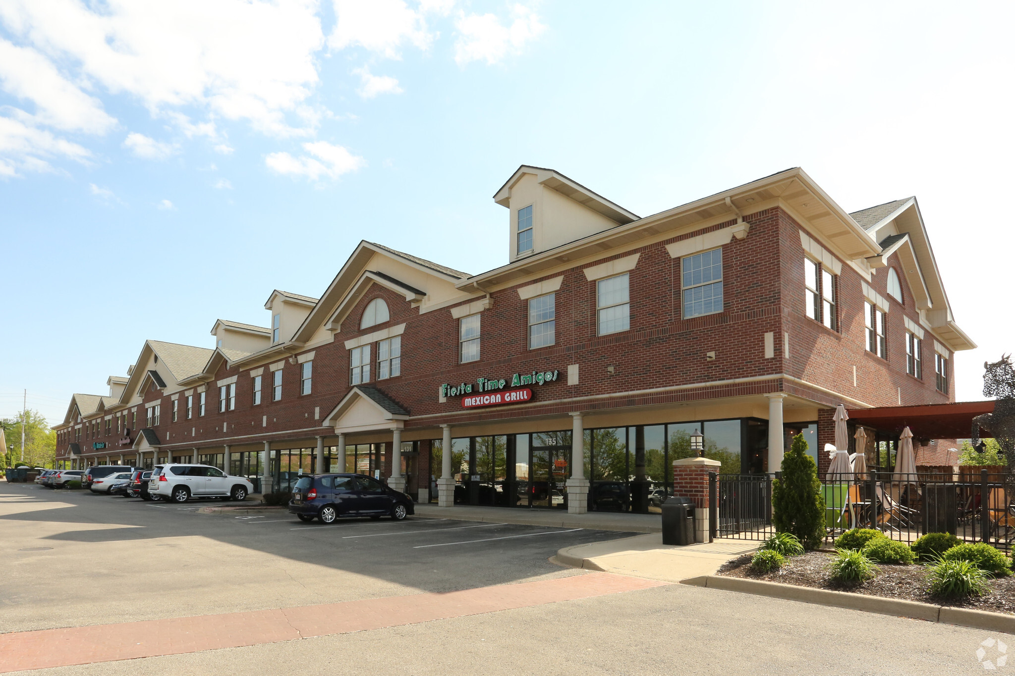 109-141 S English Station Rd, Louisville, KY for sale Primary Photo- Image 1 of 1