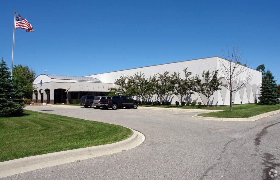 29706 West Tech Dr, Wixom, MI for lease - Building Photo - Image 3 of 4