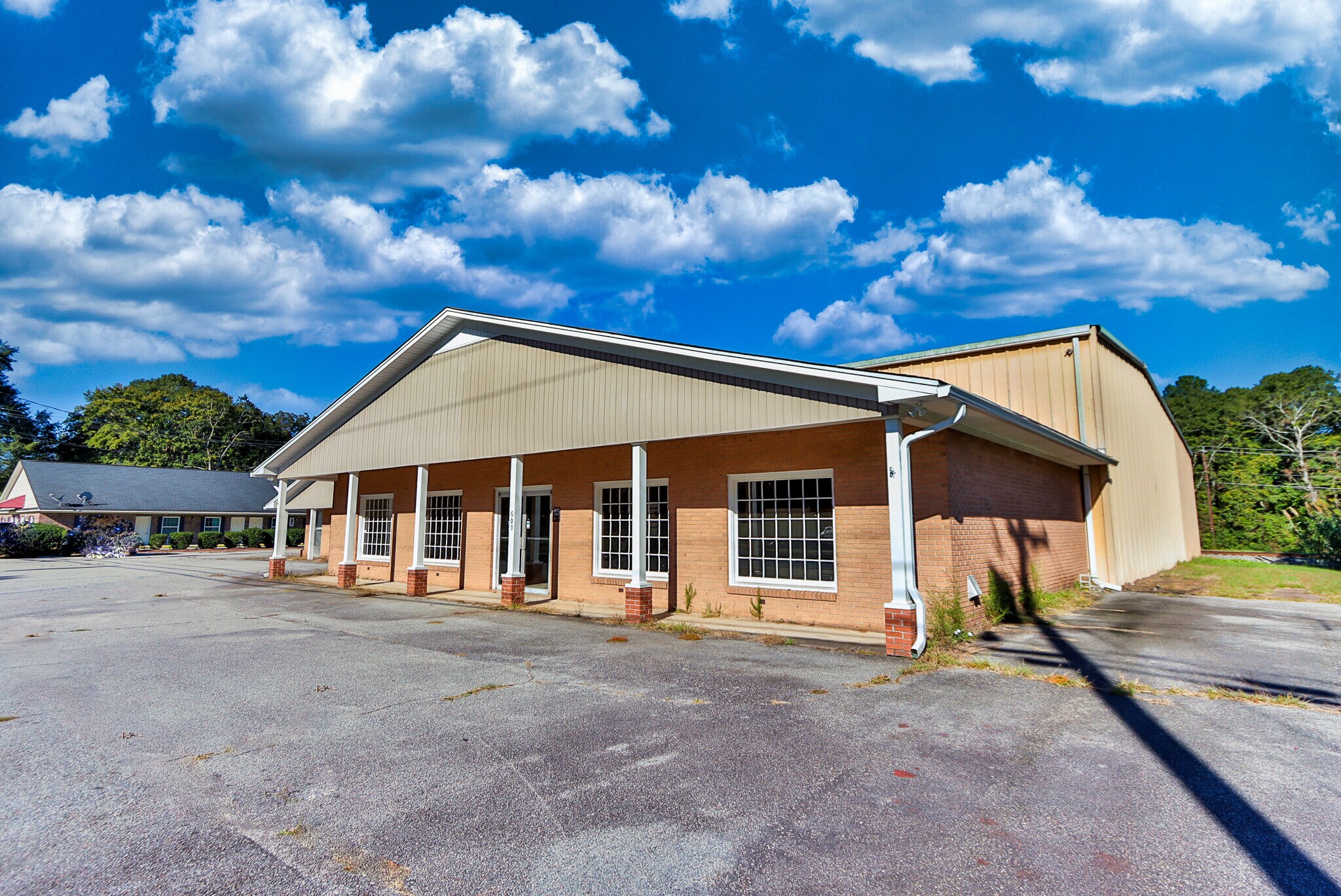 609 E Columbia Ave, Leesville, SC for sale Primary Photo- Image 1 of 1