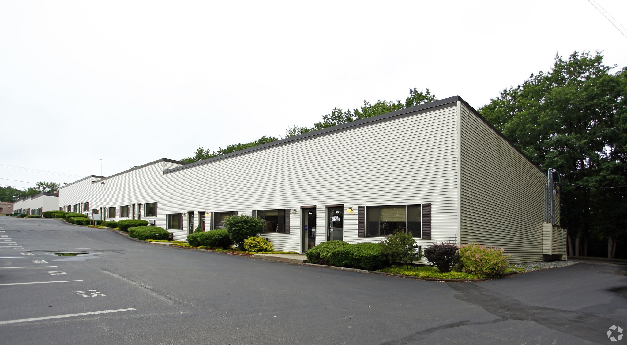 901-912 Columbia Cir, Merrimack, NH for sale Building Photo- Image 1 of 1