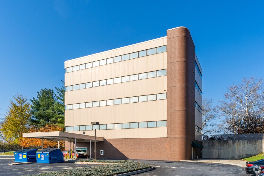 446450 Union Blvd, Allentown, PA 18109 Office for Sale