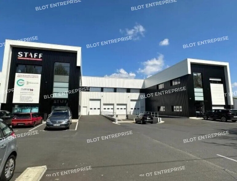 Flex in Les Sorinières for lease - Building Photo - Image 1 of 3