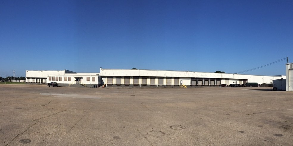 1016 SW Evangeline Trwy, Lafayette, LA for lease - Primary Photo - Image 1 of 3