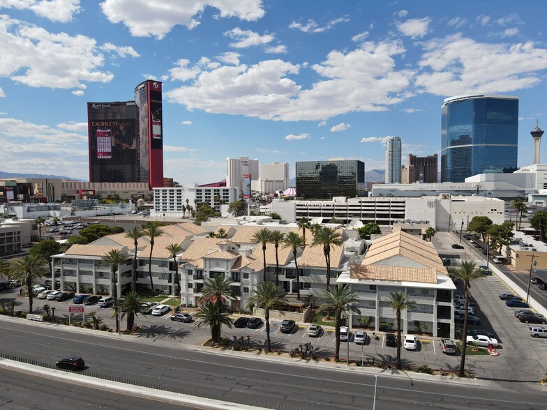 344 E Desert Inn Rd, Las Vegas, NV for lease - Building Photo - Image 2 of 8