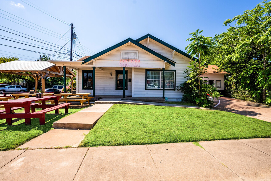 1319 Rosewood Ave, Austin, TX for lease - Building Photo - Image 1 of 21