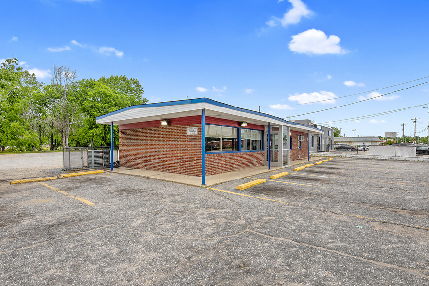 201 N Eastern Blvd, Fayetteville, NC for sale - Building Photo - Image 3 of 24