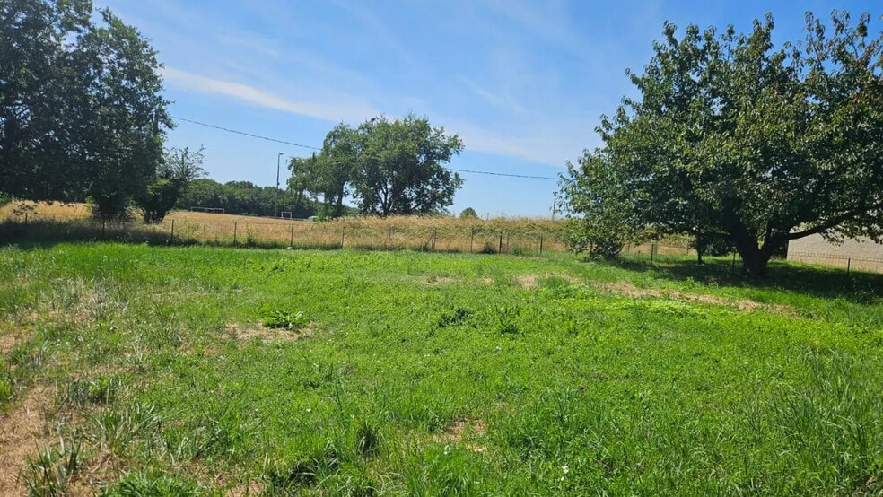 Land in Saint-Cyr-sur-le-Rhône for sale - Building Photo - Image 3 of 7