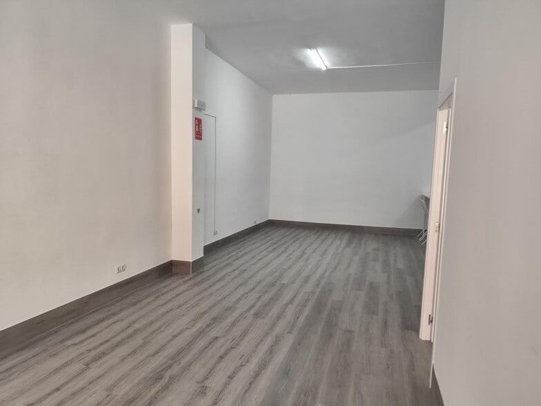 Retail in Zaragoza, Zaragoza for lease - Interior Photo - Image 2 of 16