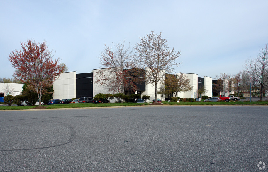 9200-9216 Hampton Overlook, Capitol Heights, MD for lease - Building Photo - Image 1 of 11