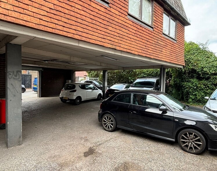 2 Glebe Rd, Warlingham for lease - Building Photo - Image 1 of 2