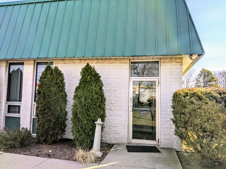 415 Central Ave, Bohemia, NY for sale - Building Photo - Image 1 of 1