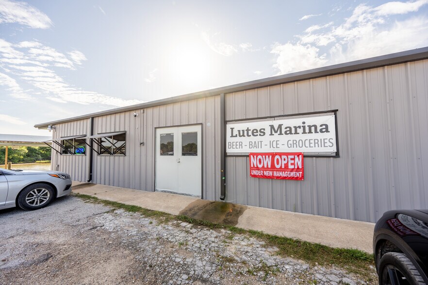 6811 County Rd 203 Rd, Liverpool, TX 77577 Lutes Marine and RV