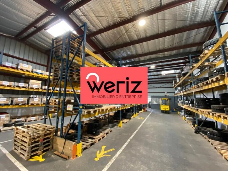 Flex in Vitrolles for lease - Interior Photo - Image 2 of 6