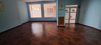 Retail in Ávila, Ávila for lease Interior Photo- Image 2 of 2