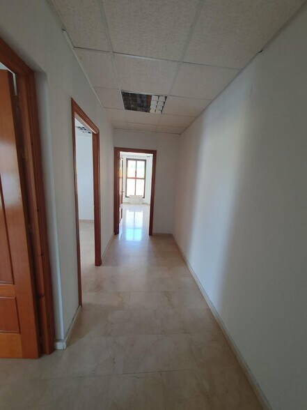 Office in SEVILLA for lease - Building Photo - Image 2 of 6