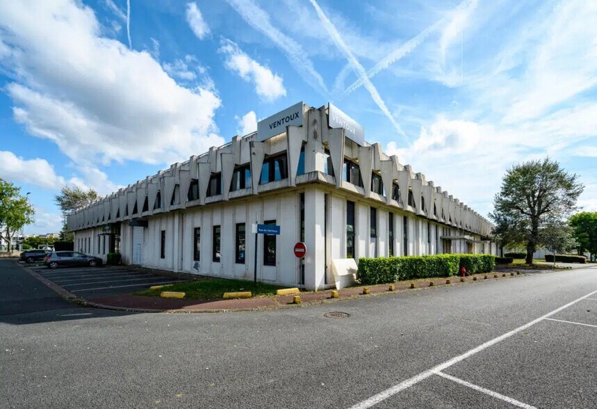 Industrial in Évry-Courcouronnes for lease - Building Photo - Image 3 of 11