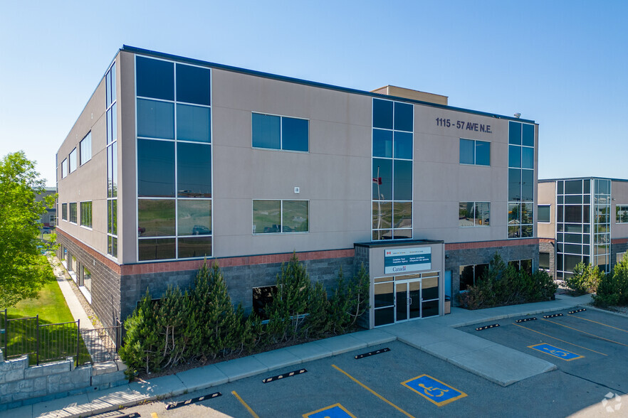 1111 57th Ave NE, Calgary, AB for lease - Building Photo - Image 3 of 7