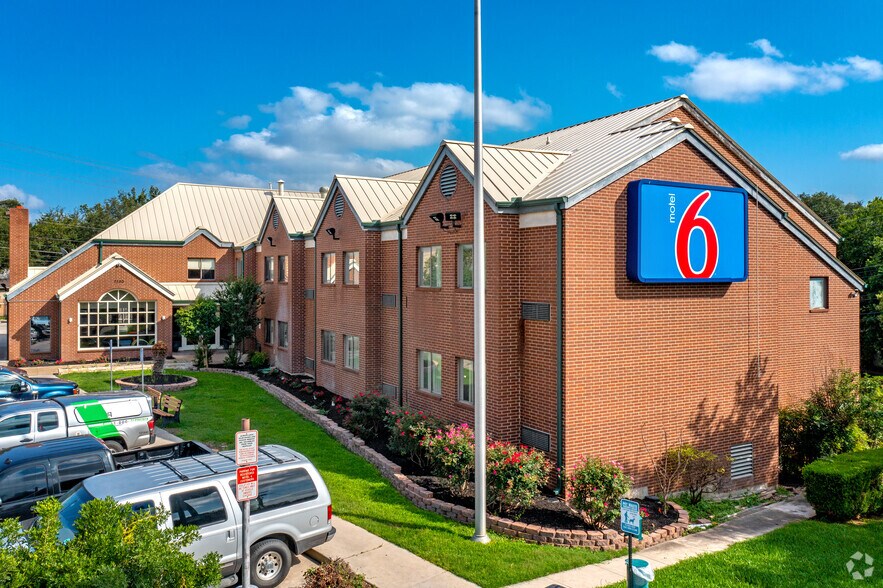 7500 Louis Pasteur Dr, San Antonio, TX for sale - Primary Photo - Image 1 of 1