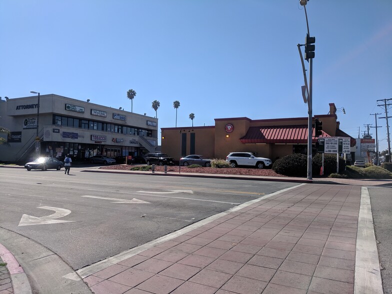 306-312 W Compton Blvd, Compton, CA for lease - Building Photo - Image 2 of 6