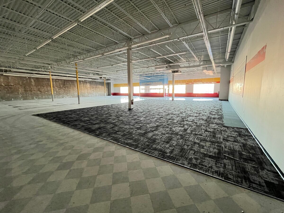 2620 Ave, Salina, KS 67401 Retail for Lease