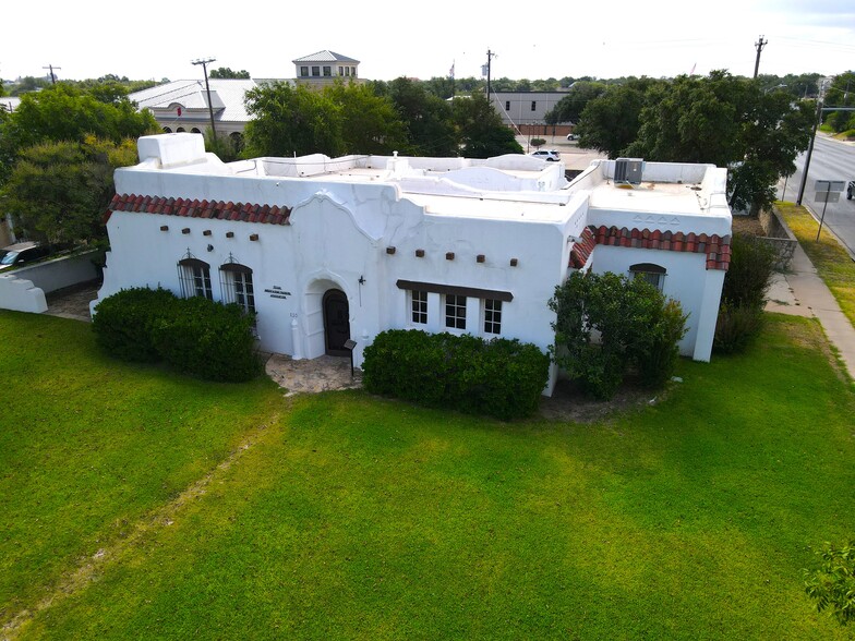 233 W Twohig Ave, San Angelo, TX for sale - Building Photo - Image 3 of 15