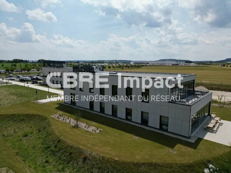 Office in Sainte-Savine for lease - Building Photo - Image 1 of 8