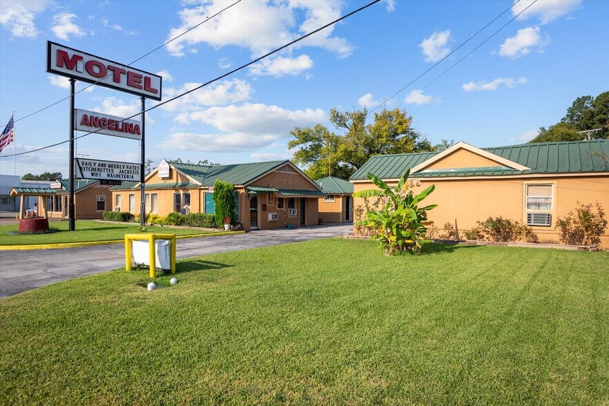 1706 S 1st St, Lufkin, TX for sale - Building Photo - Image 2 of 25