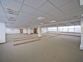 Station Para, Harrogate for lease Interior Photo- Image 1 of 1