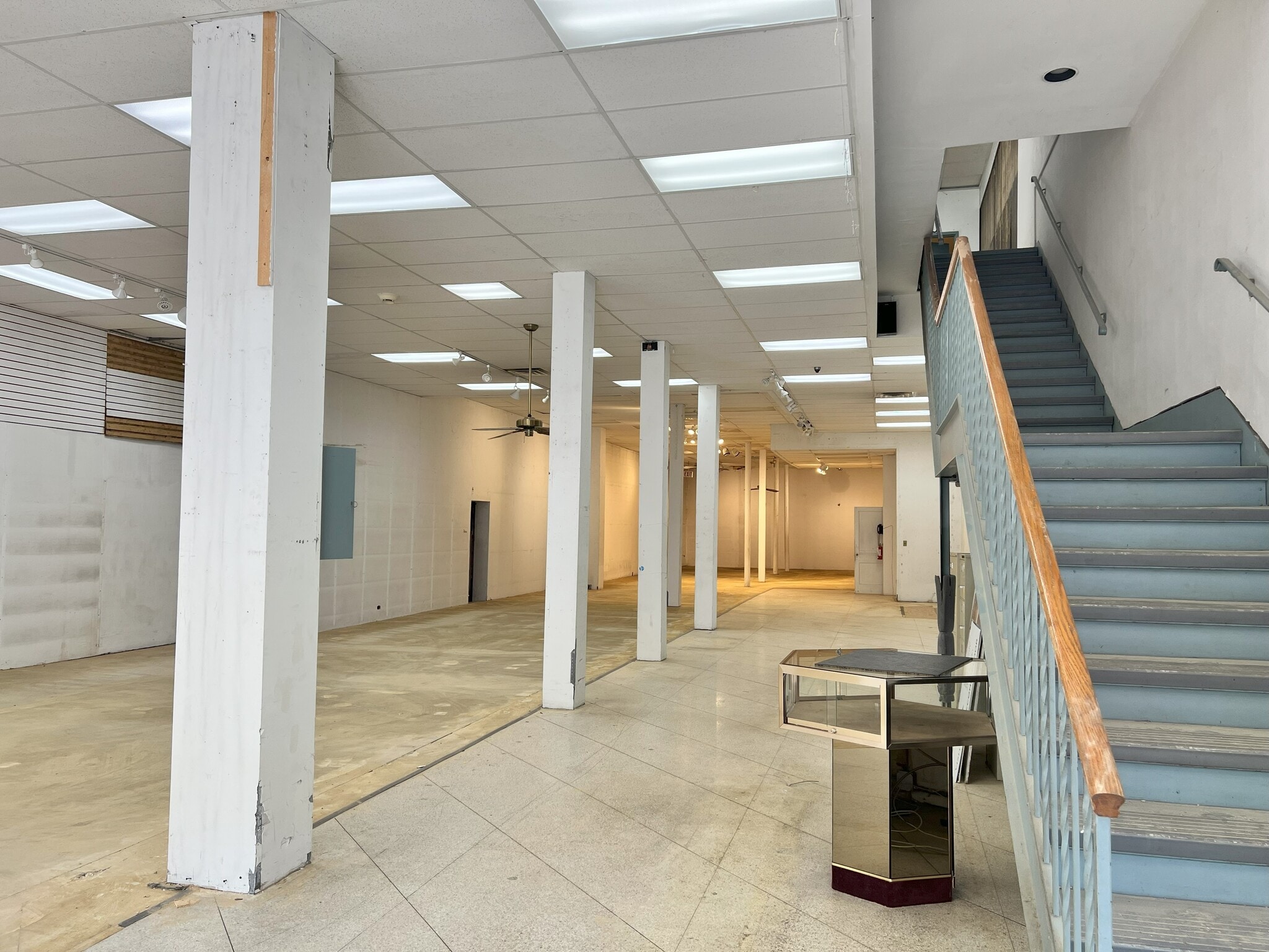 541 Main St, New Rochelle, NY for lease Interior Photo- Image 1 of 3